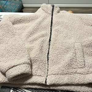 COPY - ⭐️AMERICAN EAGLE SHERPA JACKET⭐️